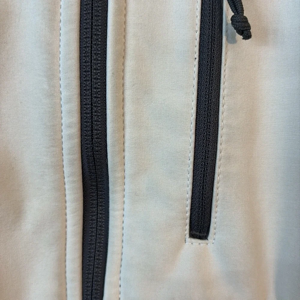 Good Condition - The North Face Softshell Jacket - white/grey - Mens Small - Picture 9 of 9